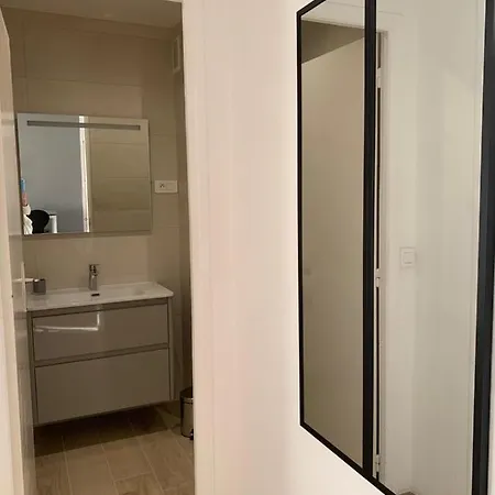 2 Pièces à 150 M De La Appartamento *